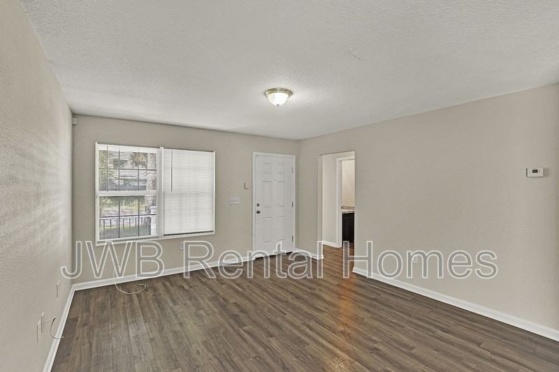 2327 Janette St - Photo 6 of 16