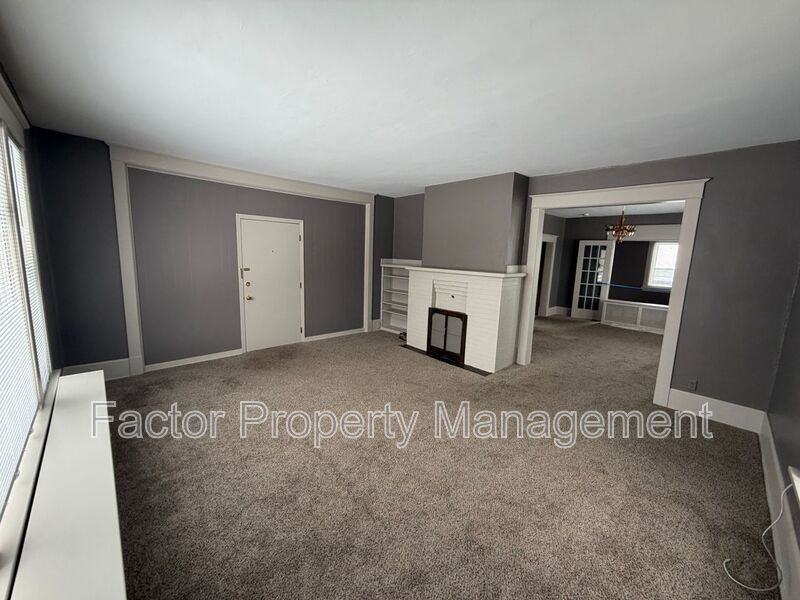 315 E Cherry St - Photo 3 of 13