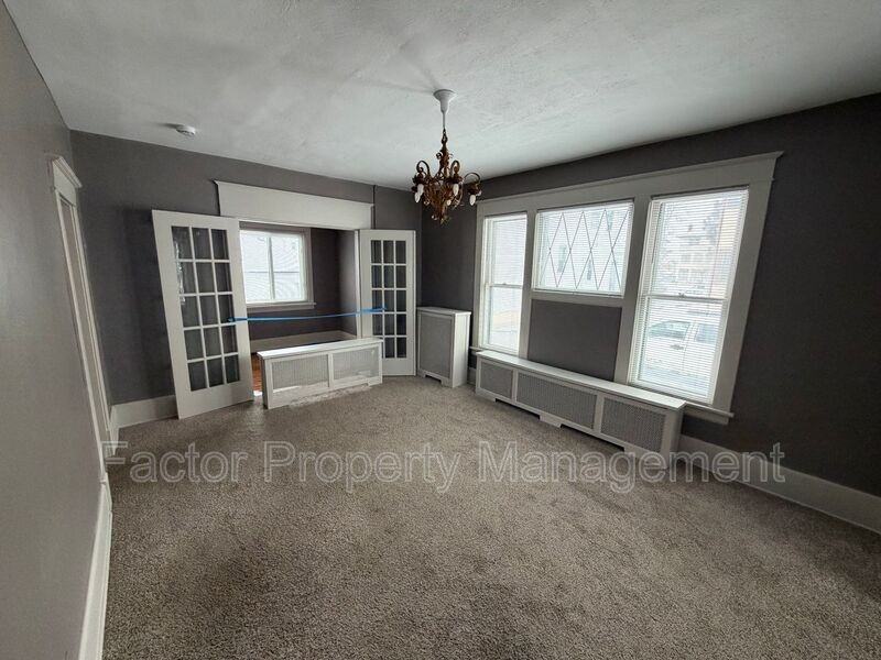 315 E Cherry St - Photo 5 of 13