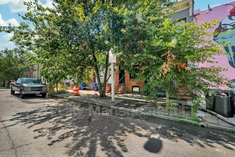 504 S Milton Ave - Photo 4 of 42