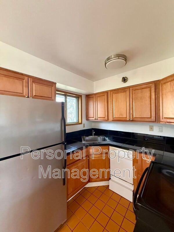 7614 Indiana St - Photo 6 of 15