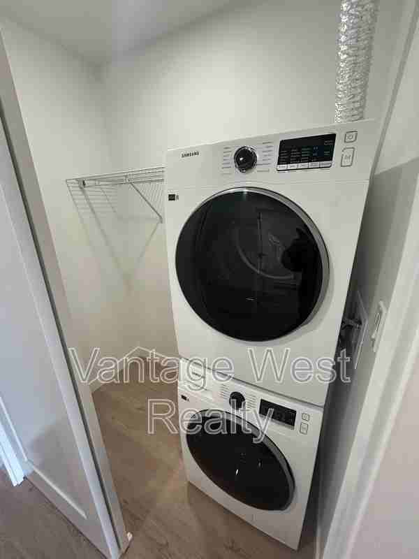 1312 Pridham Ave - Photo 7 of 10