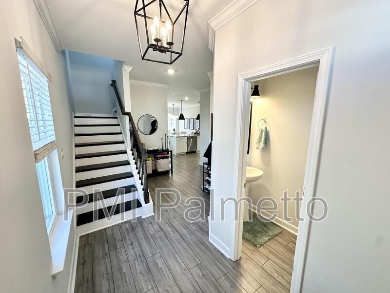 1059 Ashcroft Cir - Photo 4 of 39