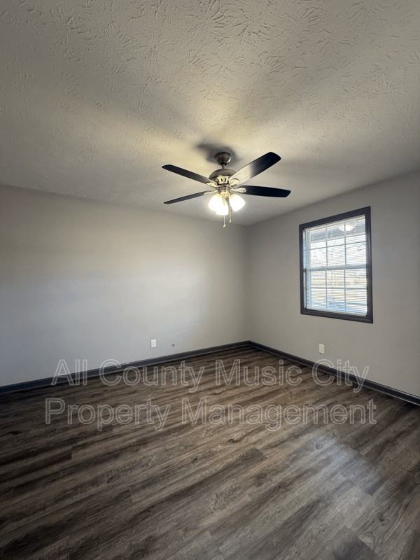 3120 Creekwood Dr - Photo 3 of 6