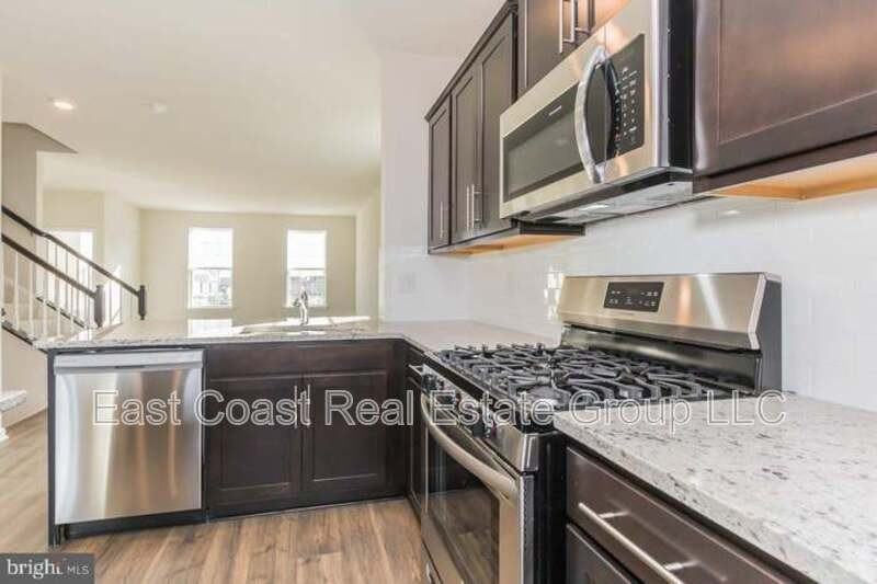 5123 Ironsides Dr - Photo 2 of 13