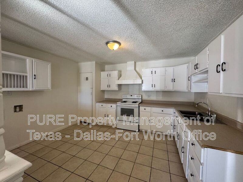 1811 Reever St - Photo 3 of 13