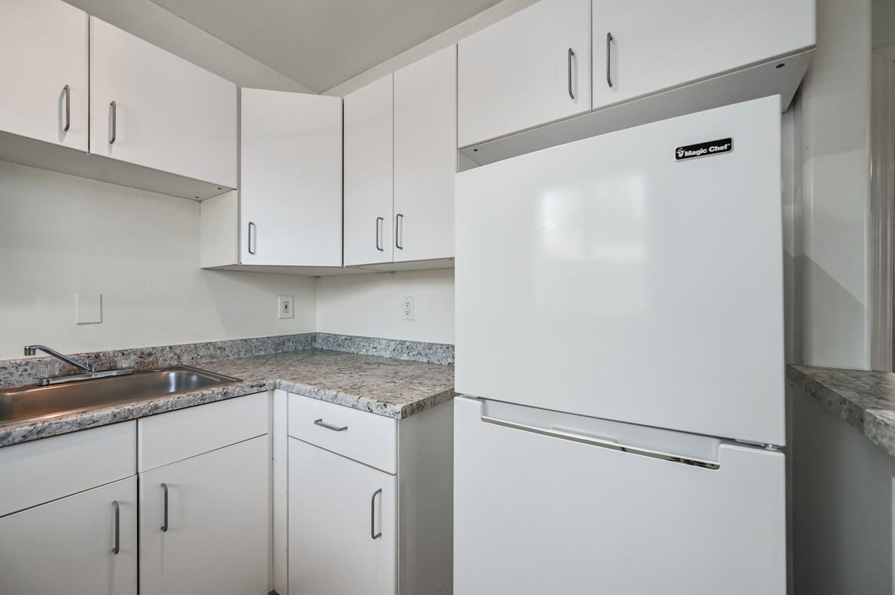 841 North 6th Avenue #9 - Photo 6 of 11