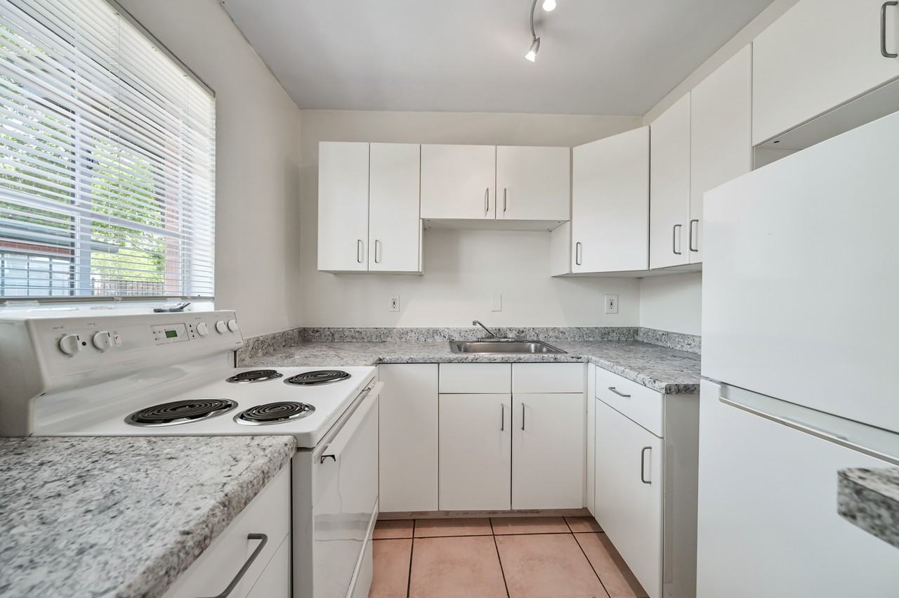 841 North 6th Avenue #9 - Photo 4 of 11