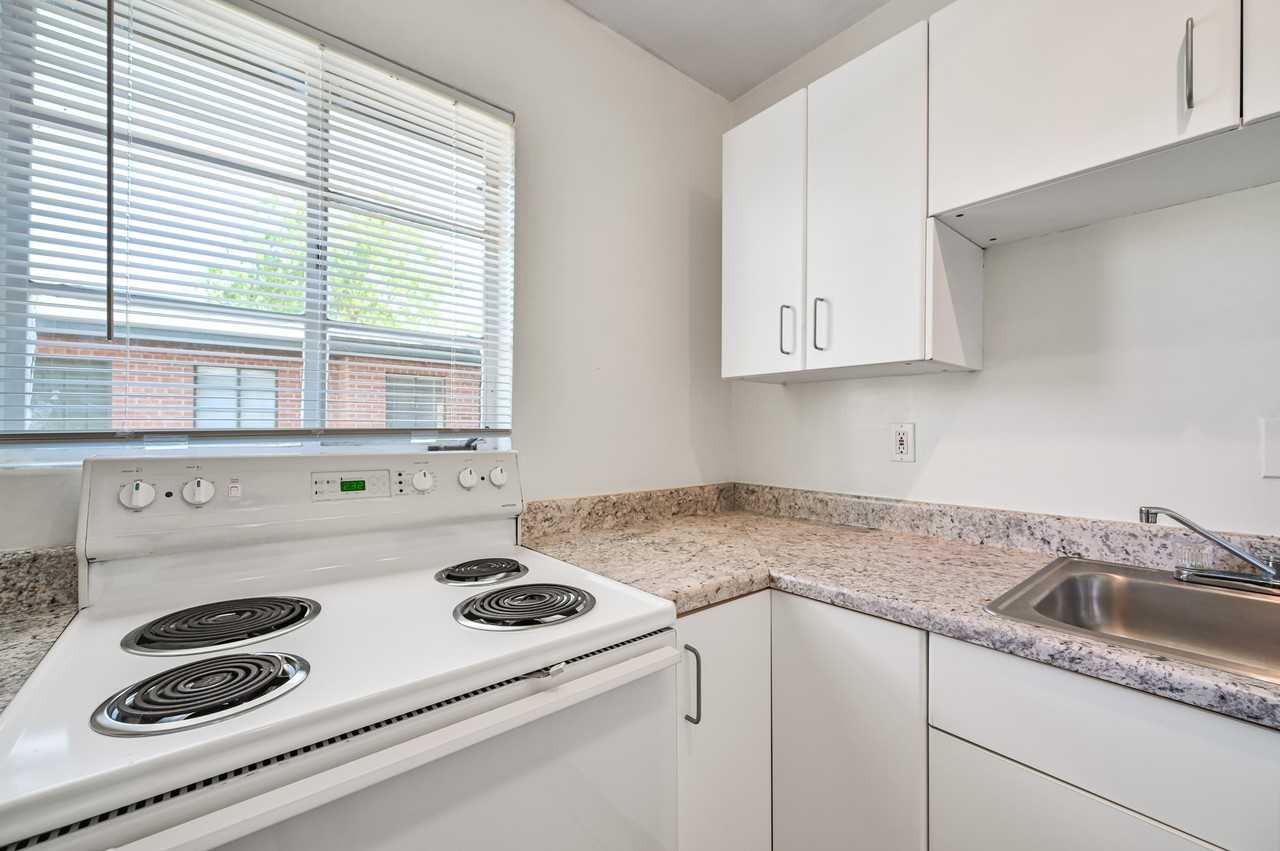 841 North 6th Avenue #9 - Photo 5 of 11