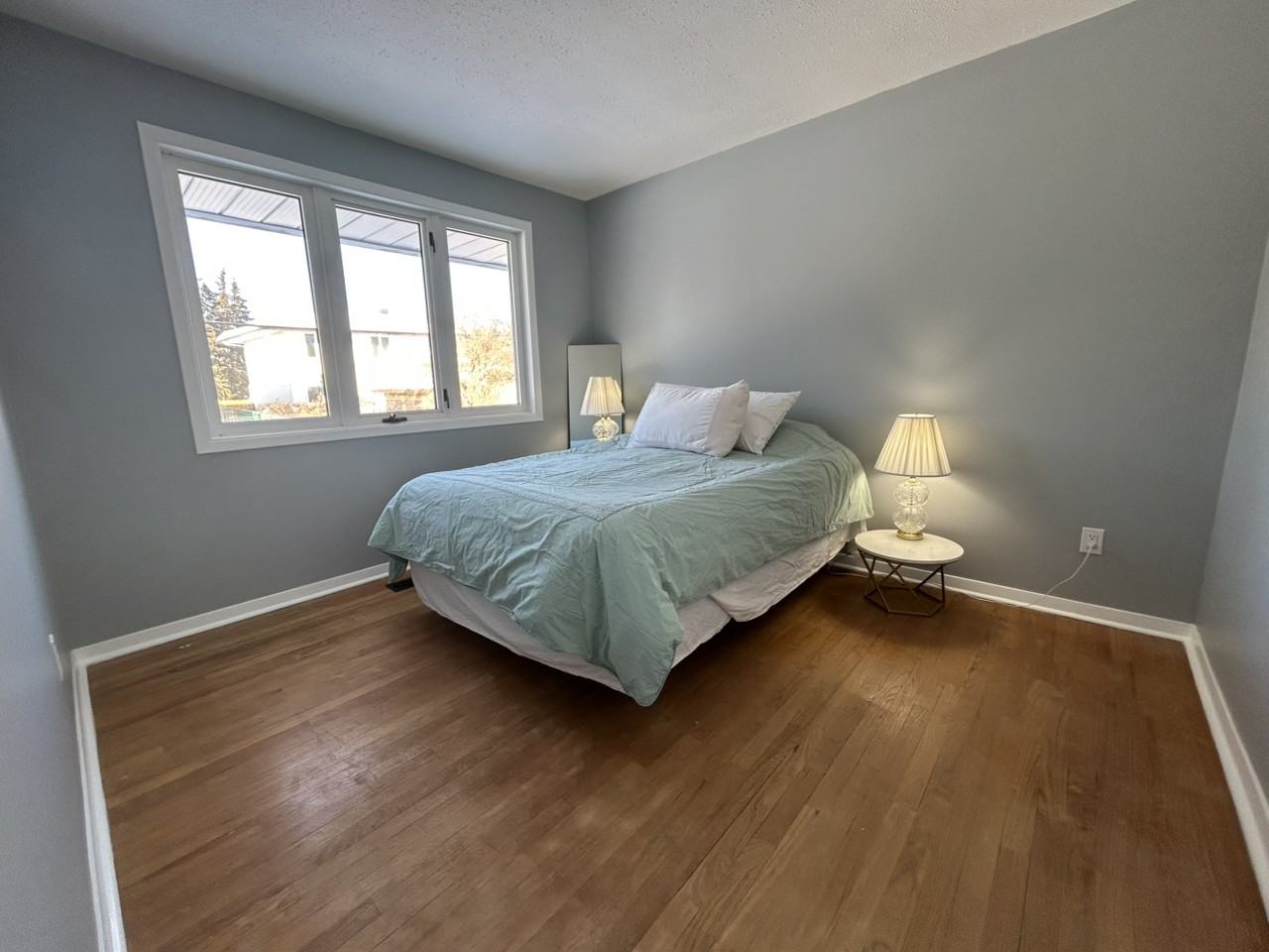 691 Fielding Dr - Photo 4 of 10