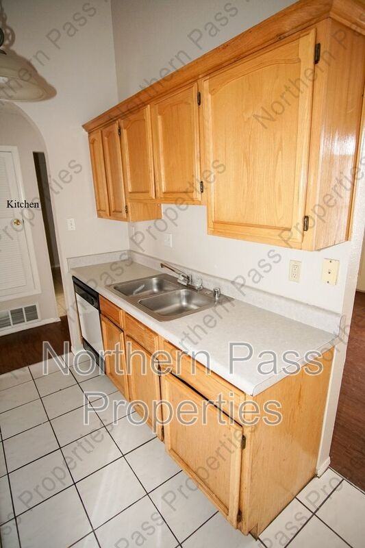 10957 Chippendale Ave - Photo 6 of 19