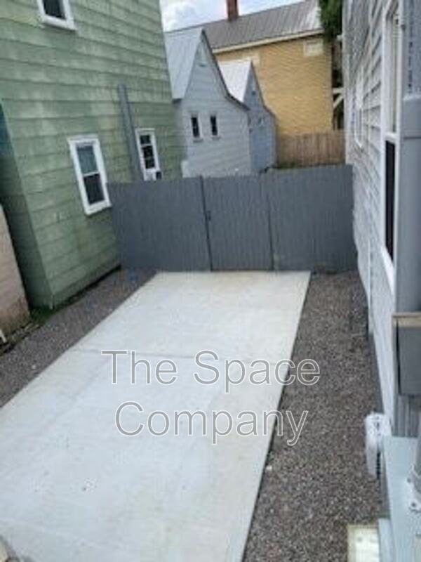 587 Rutledge Ave #B - Photo 2 of 7