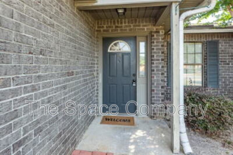 404 Erskine St #A - Photo 2 of 13