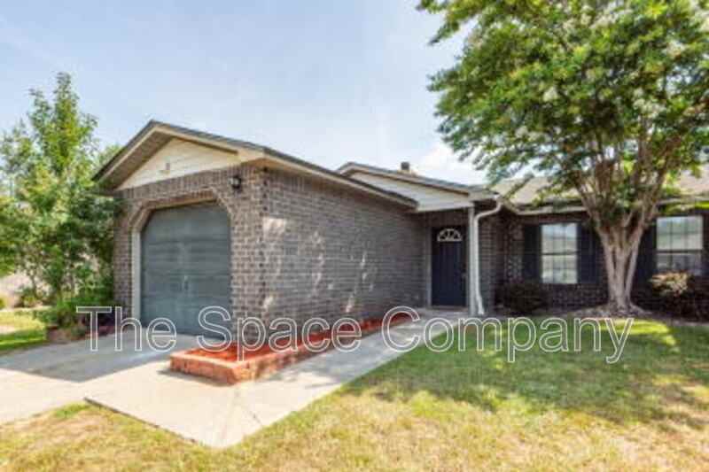 404 Erskine St #A - Photo 3 of 13