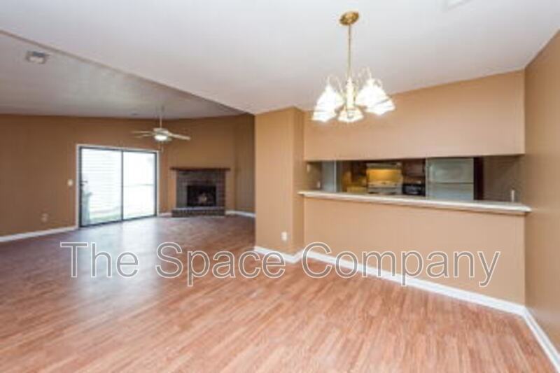 404 Erskine St #A - Photo 4 of 13