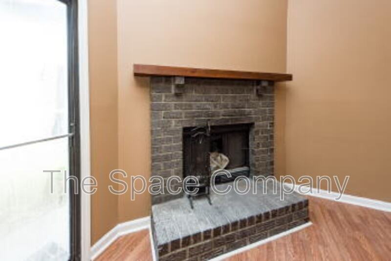 404 Erskine St #A - Photo 6 of 13