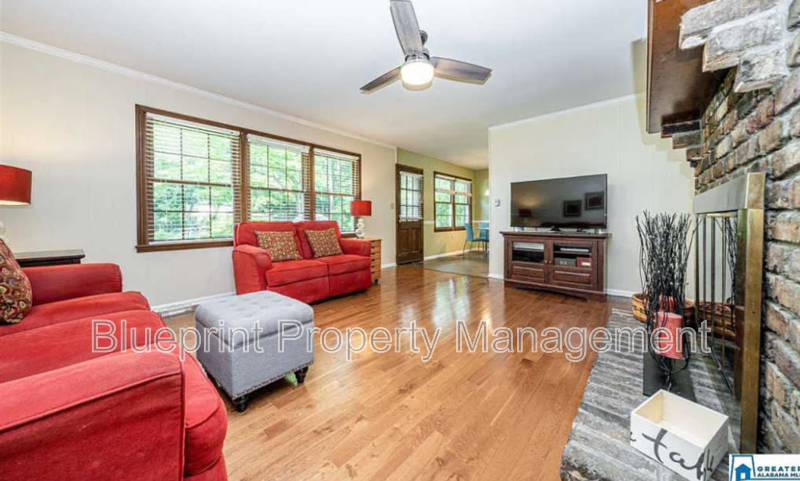 605 Dunmore Cir - Photo 3 of 16