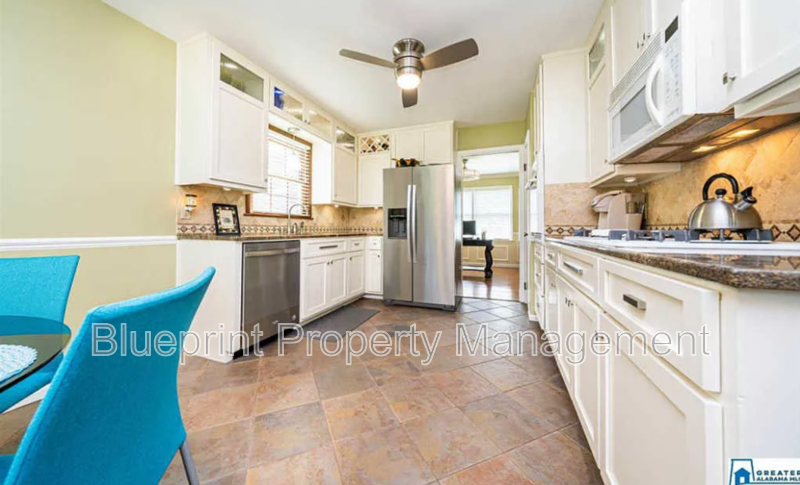 605 Dunmore Cir - Photo 4 of 16