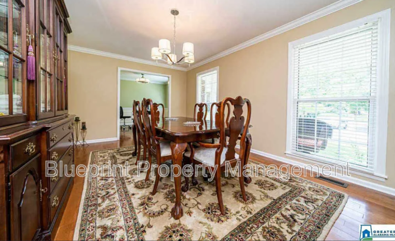 605 Dunmore Cir - Photo 7 of 16