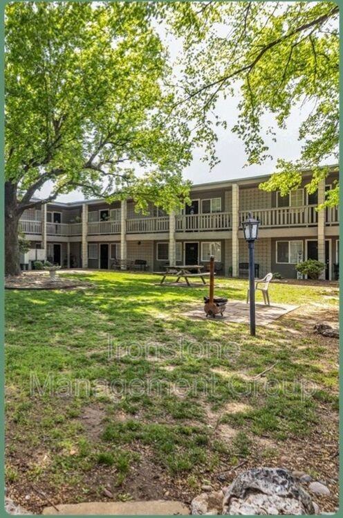 109 S 9th St #203 - Photo 2 of 9