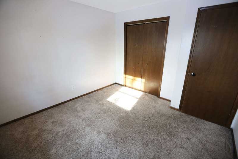 2132 Shangrai La Dr Se - Photo 4 of 10