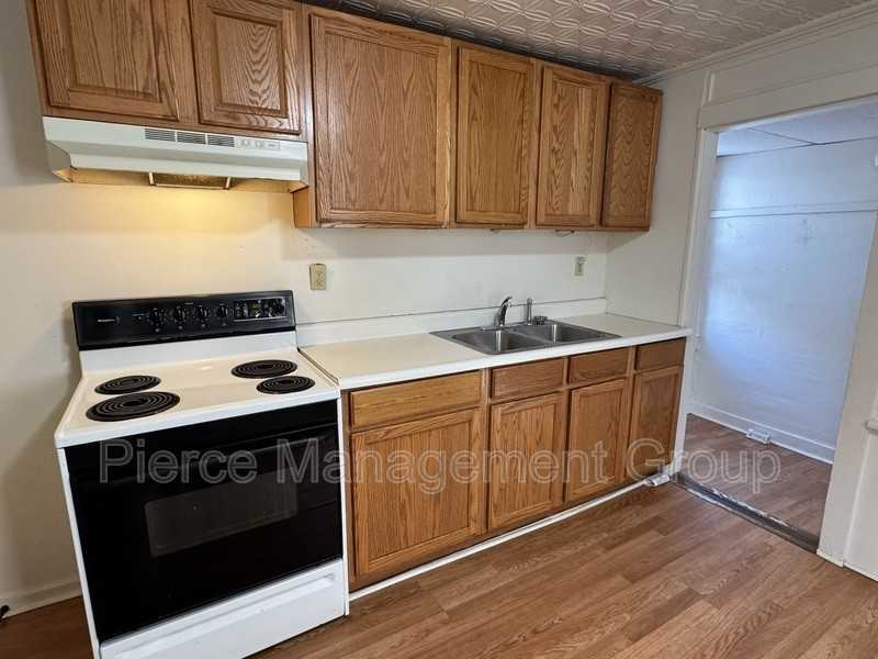 120 Elm St #1 - Photo 4 of 16