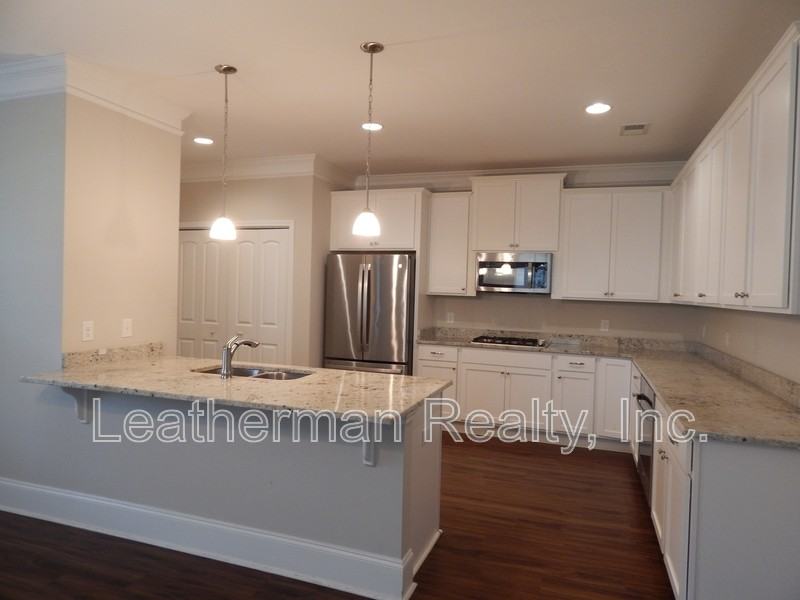 408 Senate St - Photo 4 of 20