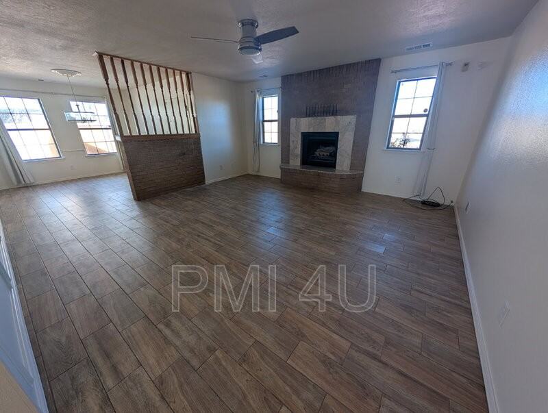 3213 22nd Ave Se - Photo 5 of 33