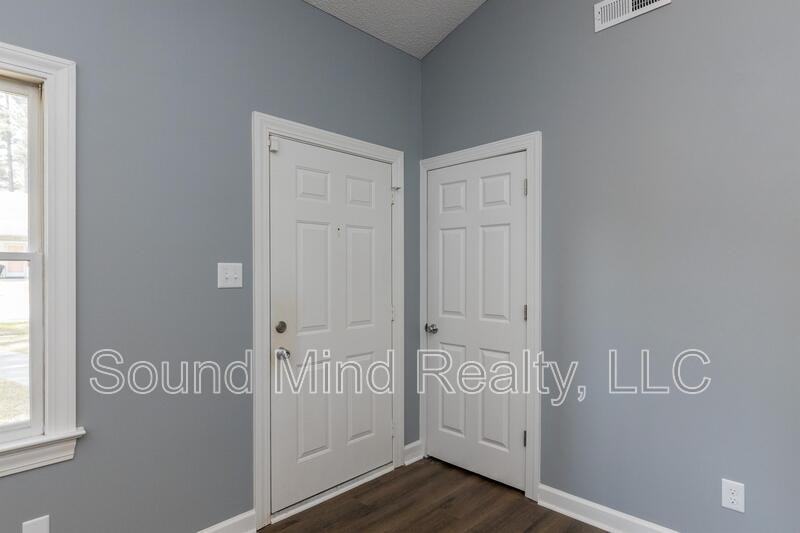 2145 Tanglewood Rd - Photo 7 of 28