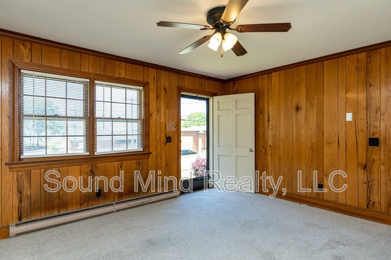 207 S Alston St - Photo 7 of 50