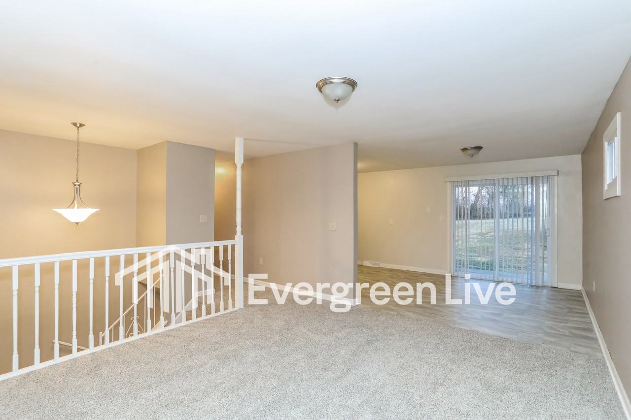 6516 Rosetta Dr - Photo 3 of 15