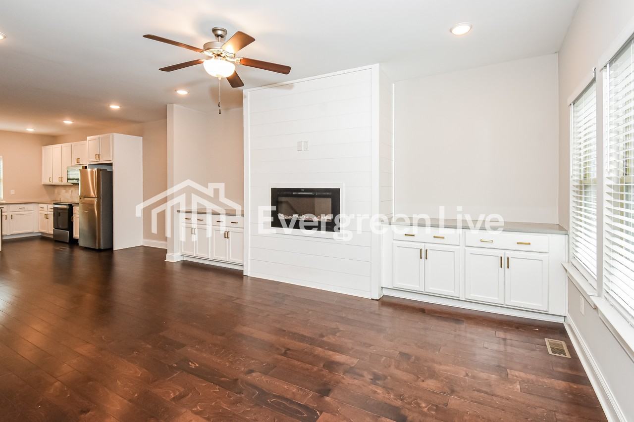 3813 Jack Vernon Cir - Photo 3 of 10