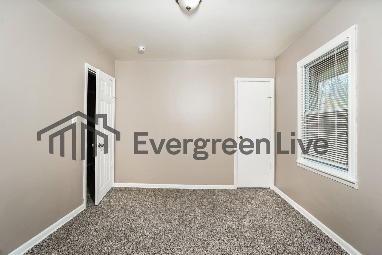 4636 N 72nd St - Photo 6 of 15