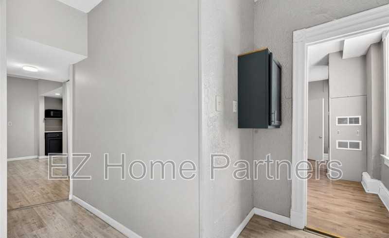 3005 S Compton Ave - Photo 4 of 18