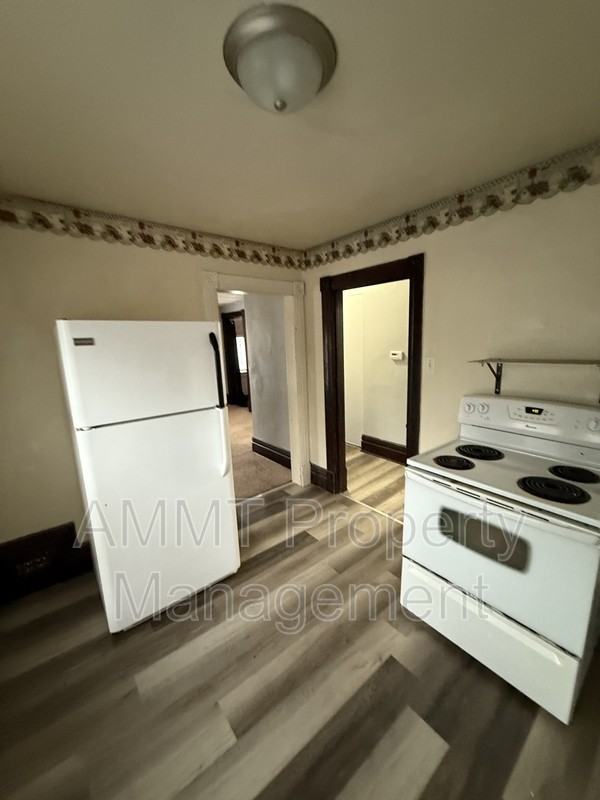 723 W 1st St - Photo 2 of 13