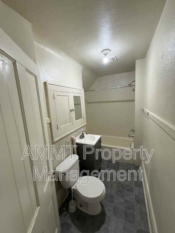 723 W 1st St - Photo 7 of 13