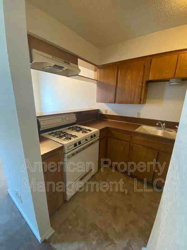 2303 W Quantico St - Photo 5 of 26