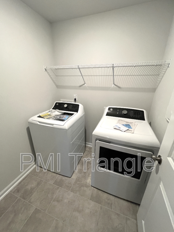 1615 Singing Bird Trl - Photo 2 of 20