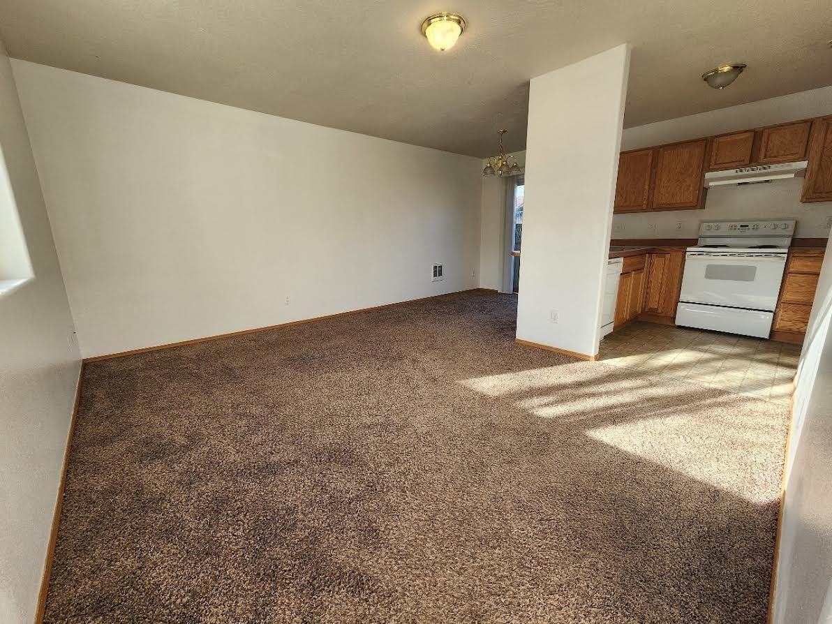 311 N Handy St #B - Photo 3 of 18