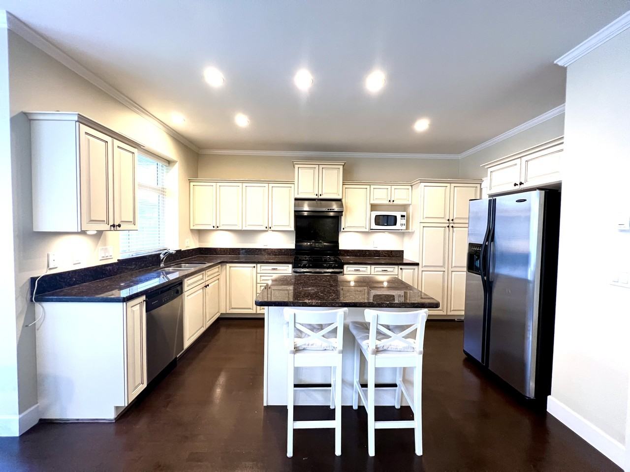 3575 Semlin Drive - Photo 4 of 18