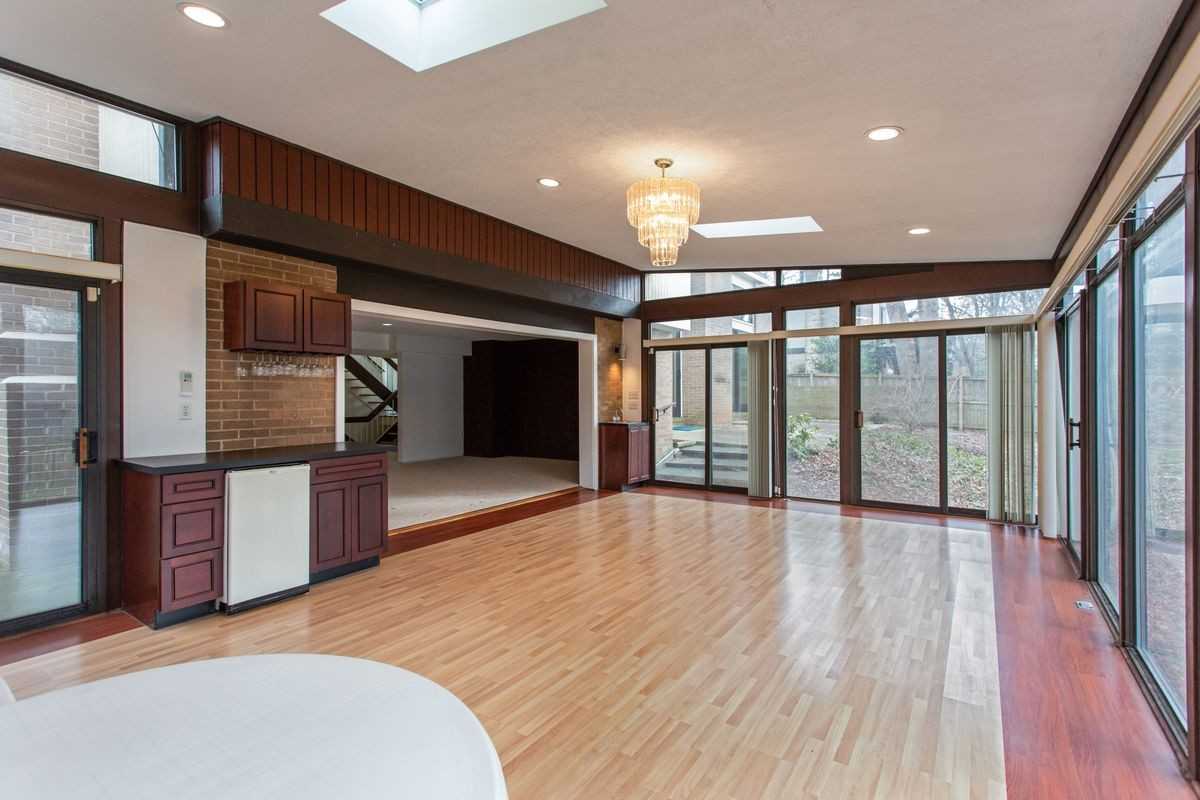 5700 Chapman Mill Dr - Photo 2 of 3