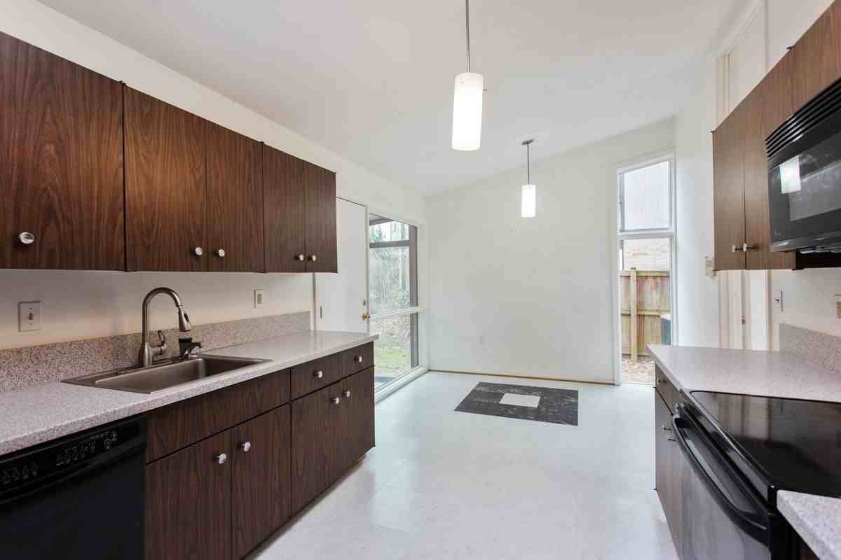 5700 Chapman Mill Dr - Photo 3 of 3