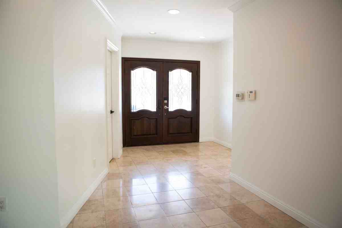 5200 Valley Circle Blvd - Photo 3 of 29