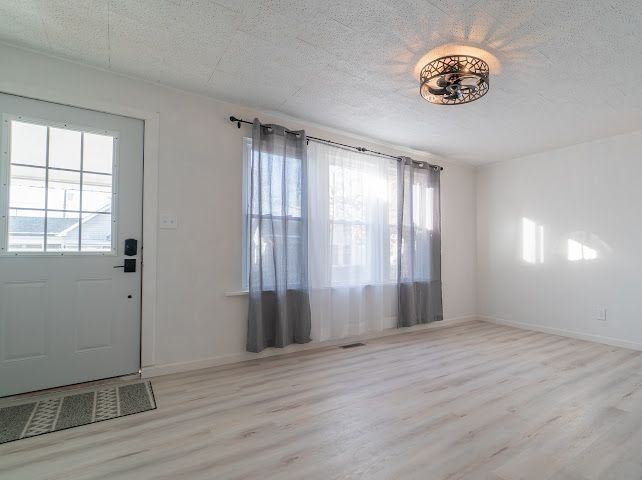 115 N Porter St - Photo 2 of 7