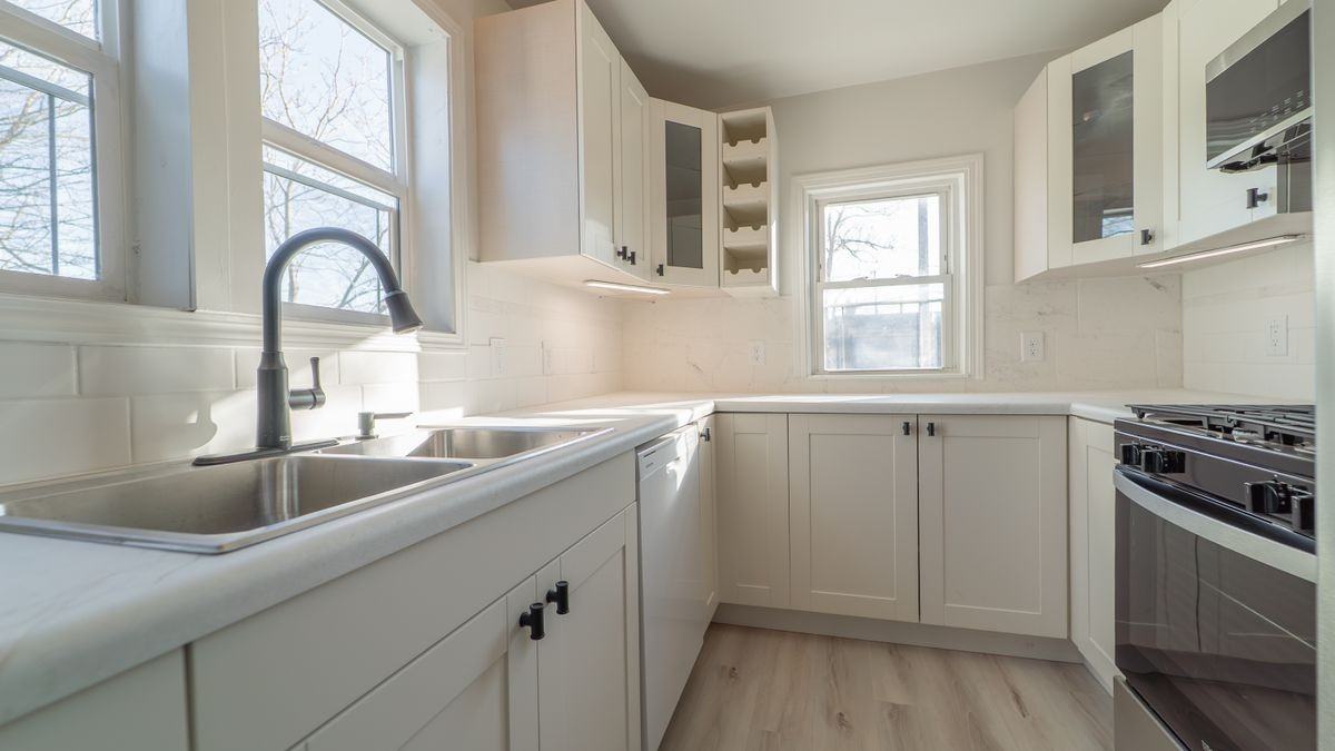 115 N Porter St - Photo 6 of 7