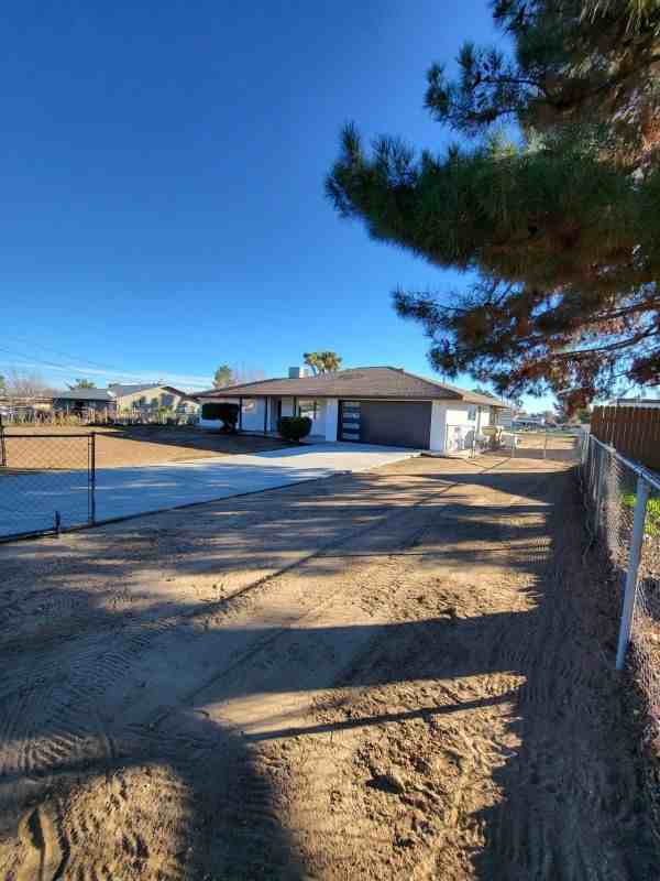 10659 Oakwood Ave - Photo 3 of 35