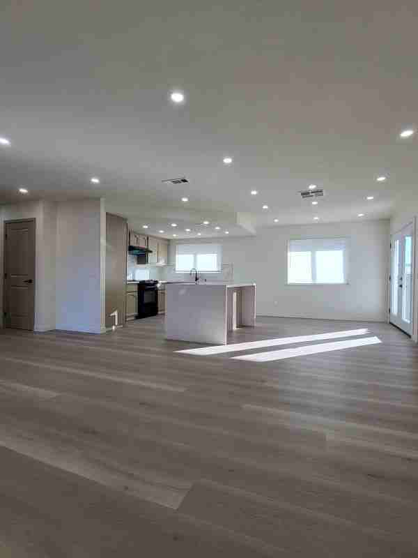 10659 Oakwood Ave - Photo 7 of 35