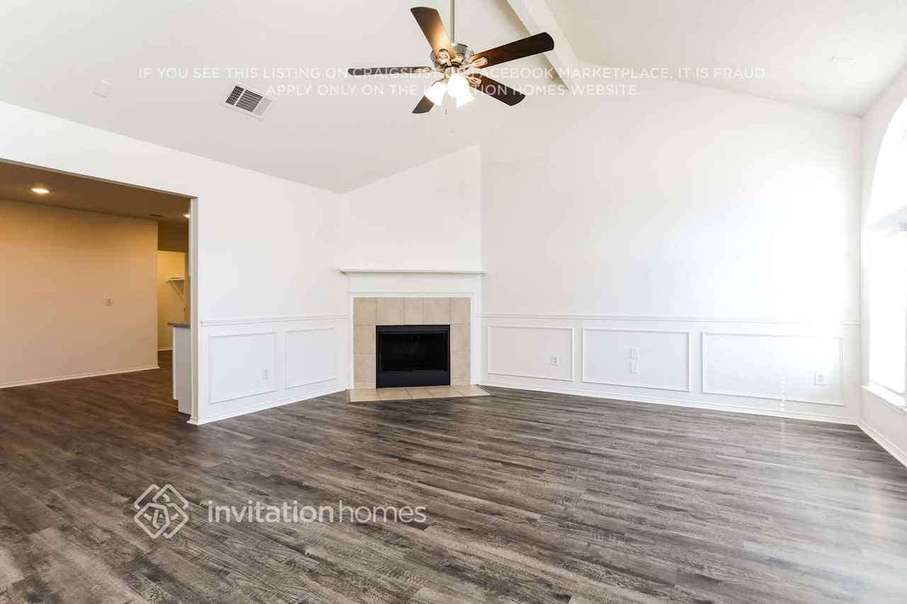 2525 Rivers Edge Dr - Photo 3 of 15