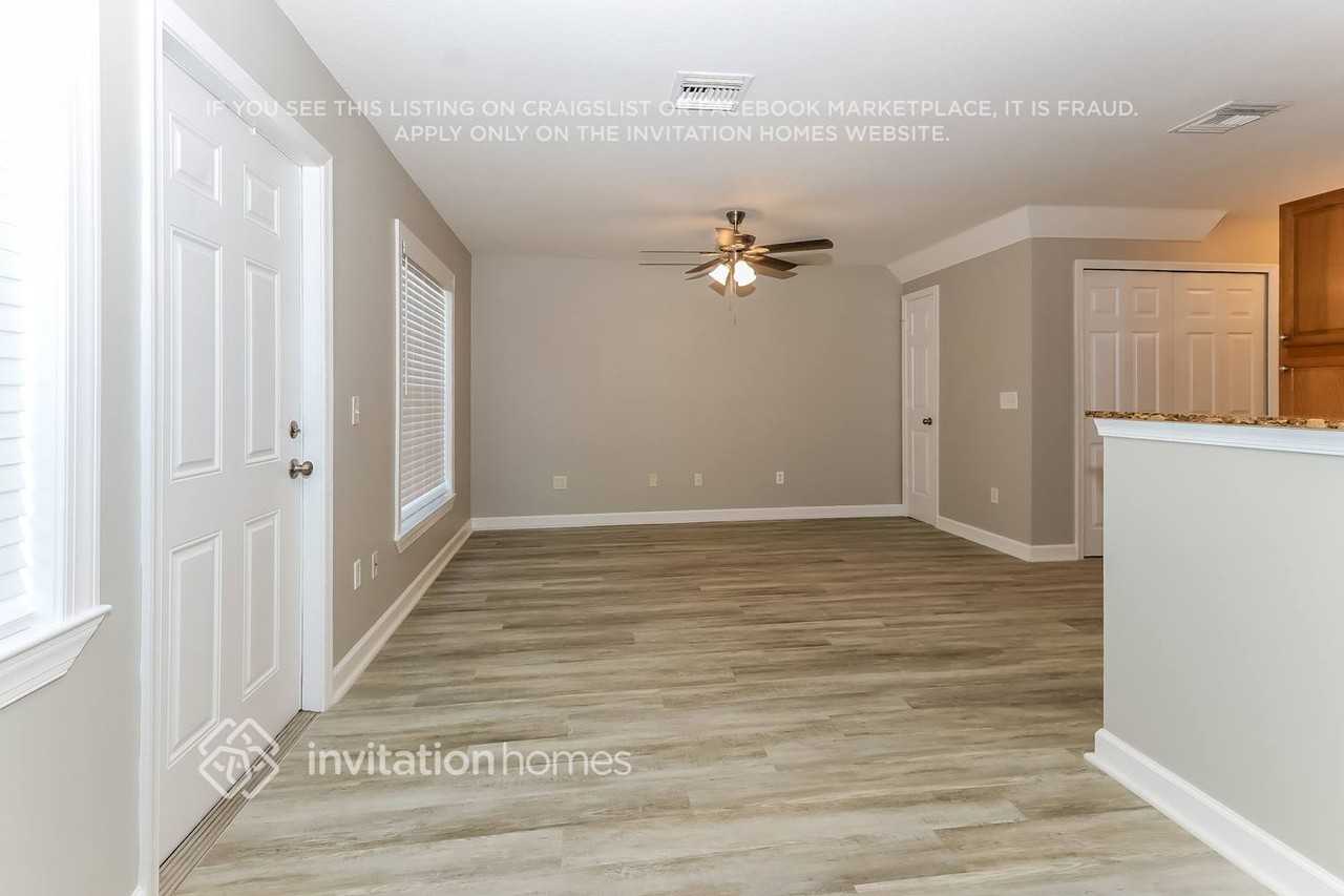 172 Carol Susan Ln - Photo 6 of 18