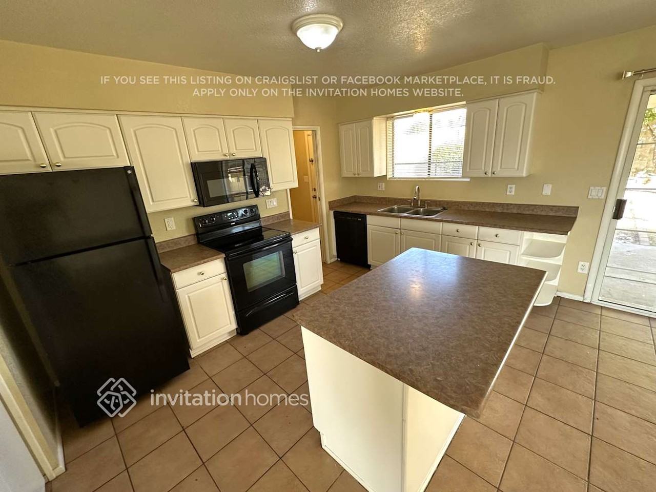 1529 N Delmar - Photo 3 of 10